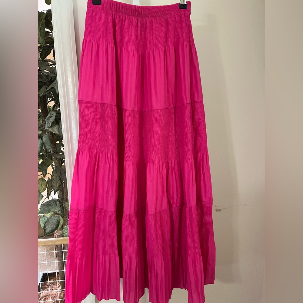 NASHALYLY BRIGHT PINK MAXI SKIRT. NWOT. SIZE SMALL